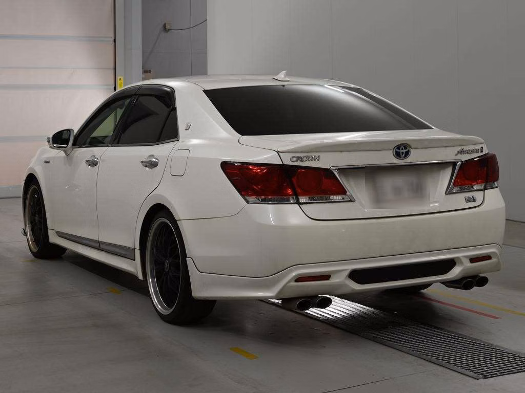 TOYOTA CROWN