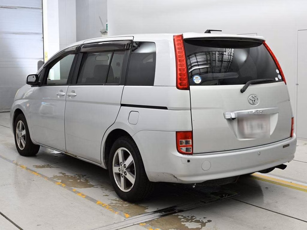 TOYOTA ISIS