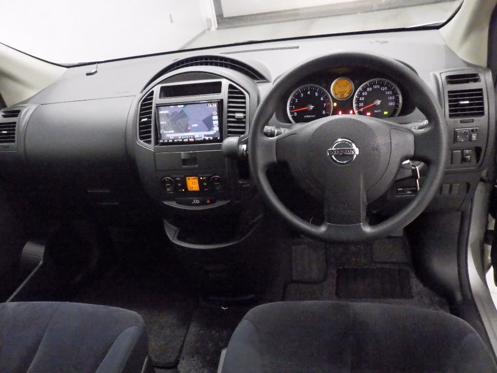 NISSAN LAFESTA