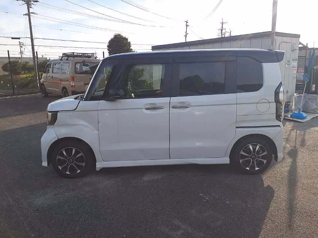 HONDA N-BOX