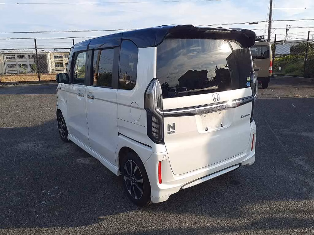 HONDA N-BOX