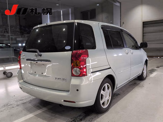 TOYOTA RAUM