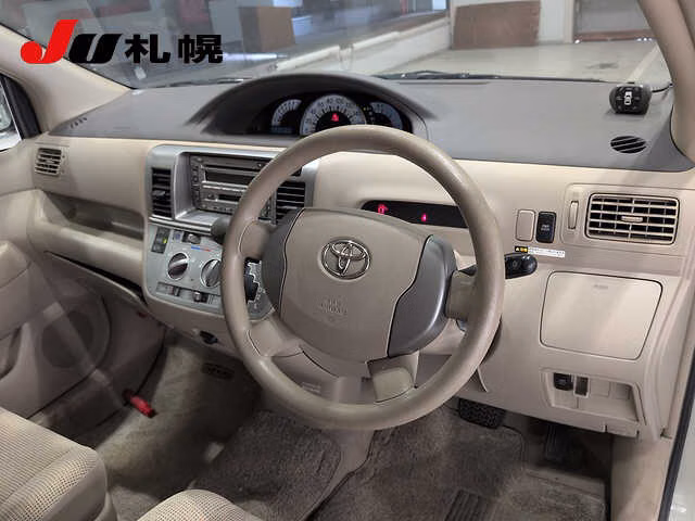 TOYOTA RAUM