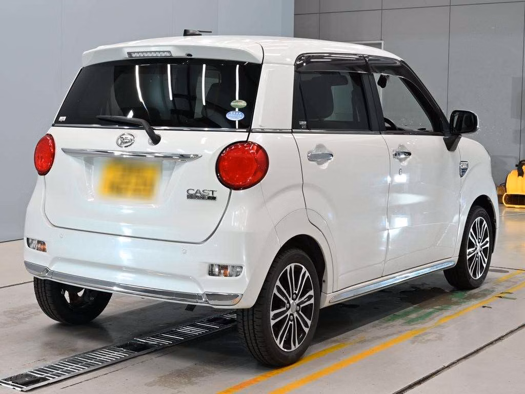 DAIHATSU CAST
