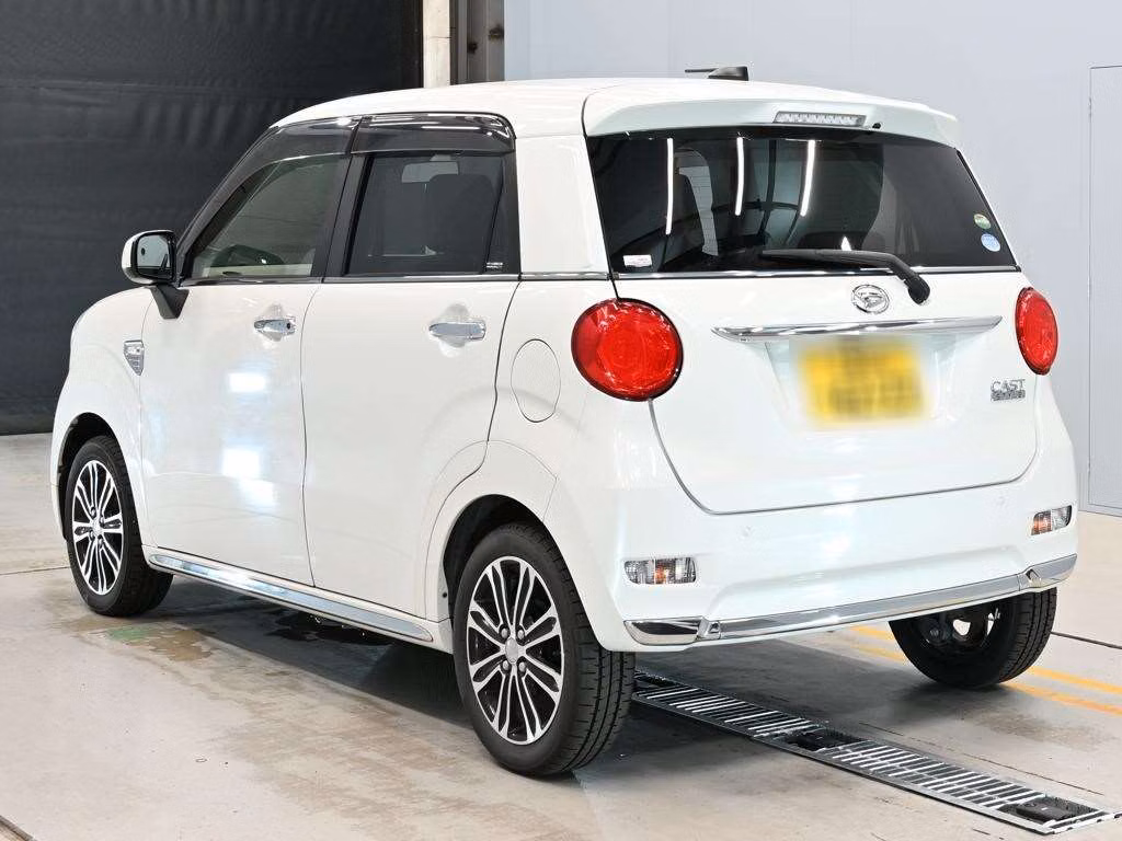 DAIHATSU CAST