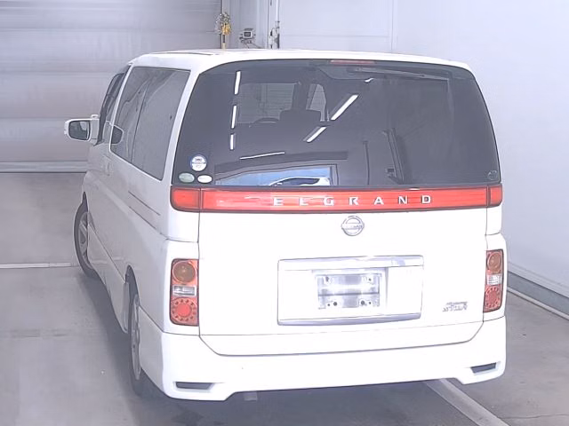 NISSAN ELGRAND