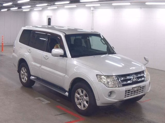 MITSUBISHI PAJERO
