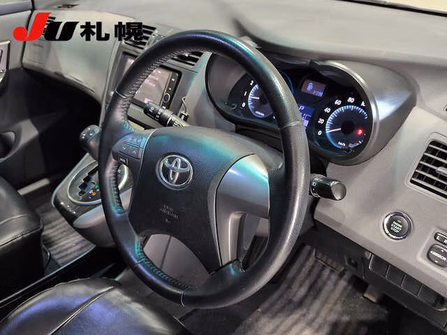 TOYOTA MARK X ZIO