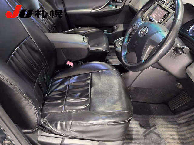 TOYOTA MARK X ZIO