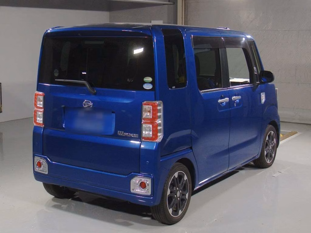 DAIHATSU WAKE