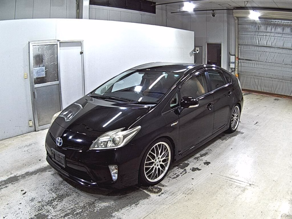 TOYOTA PRIUS