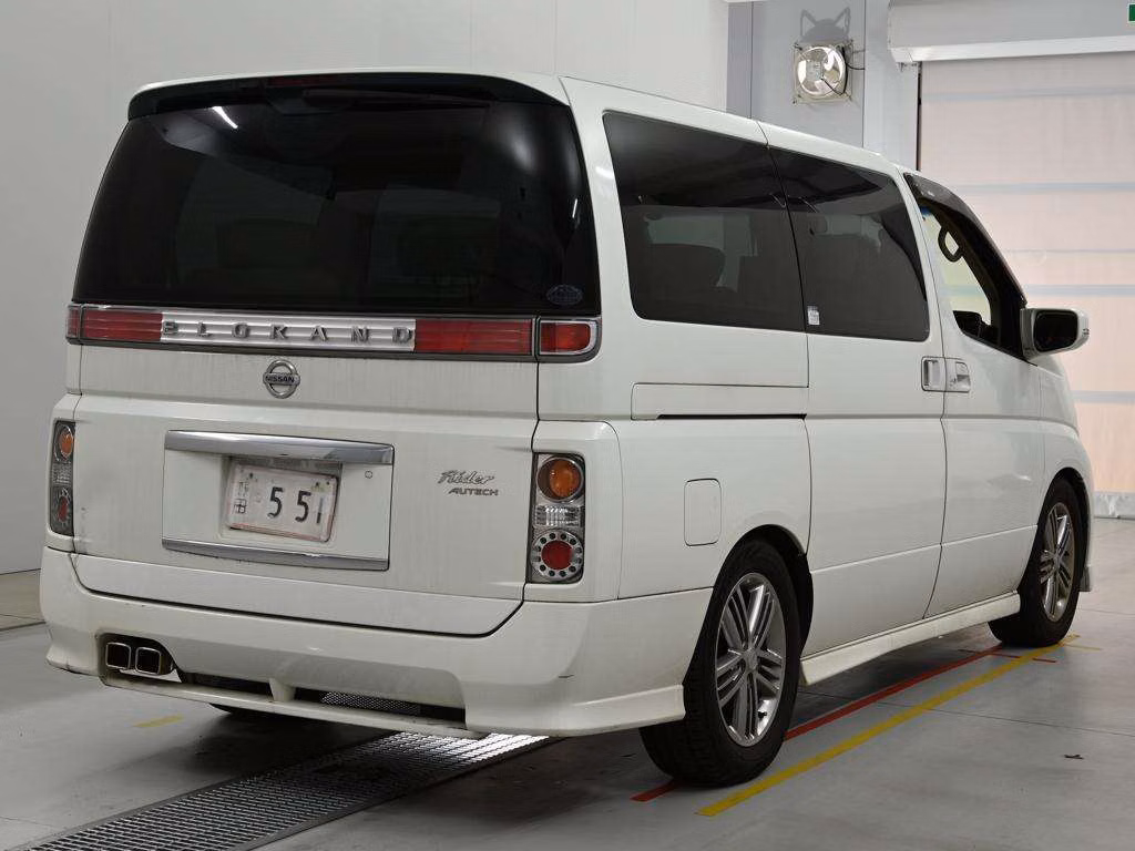 NISSAN ELGRAND