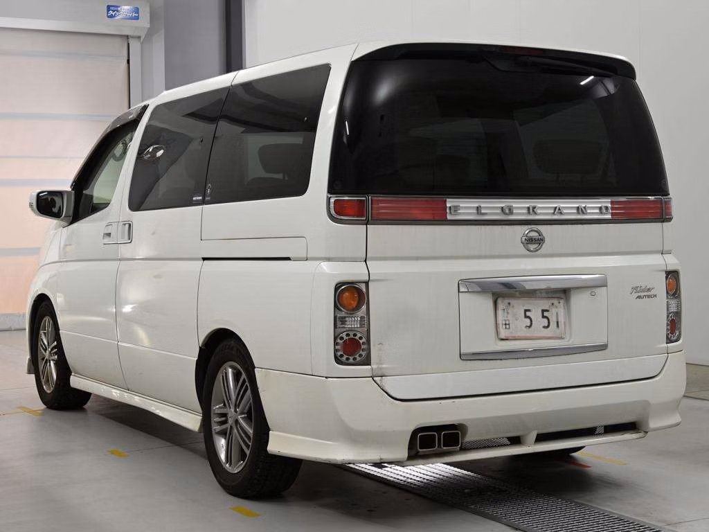 NISSAN ELGRAND