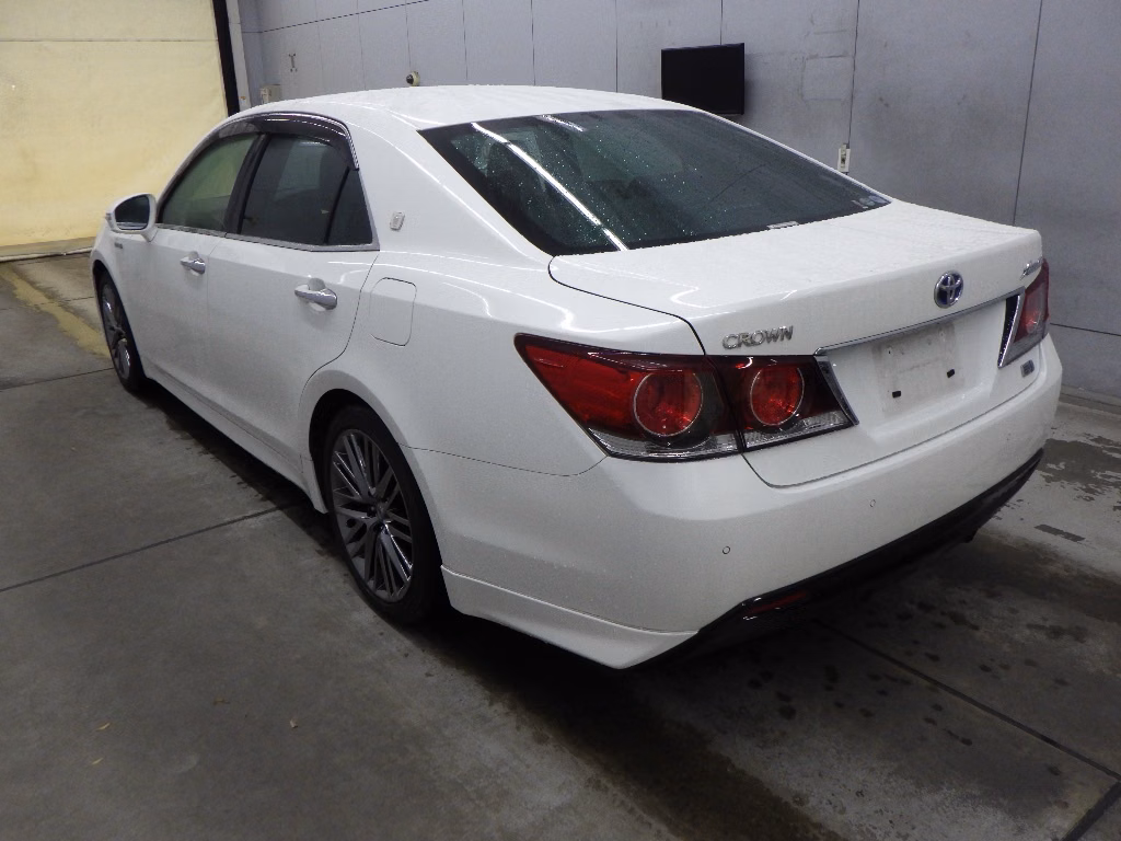 TOYOTA CROWN