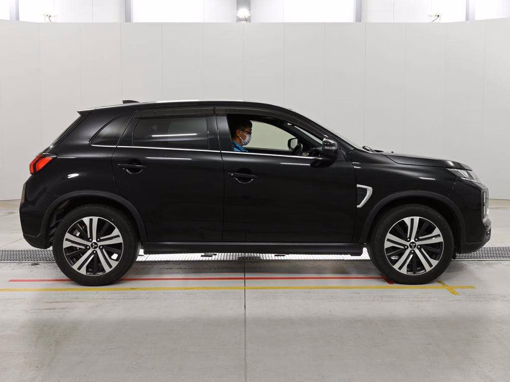 MITSUBISHI RVR