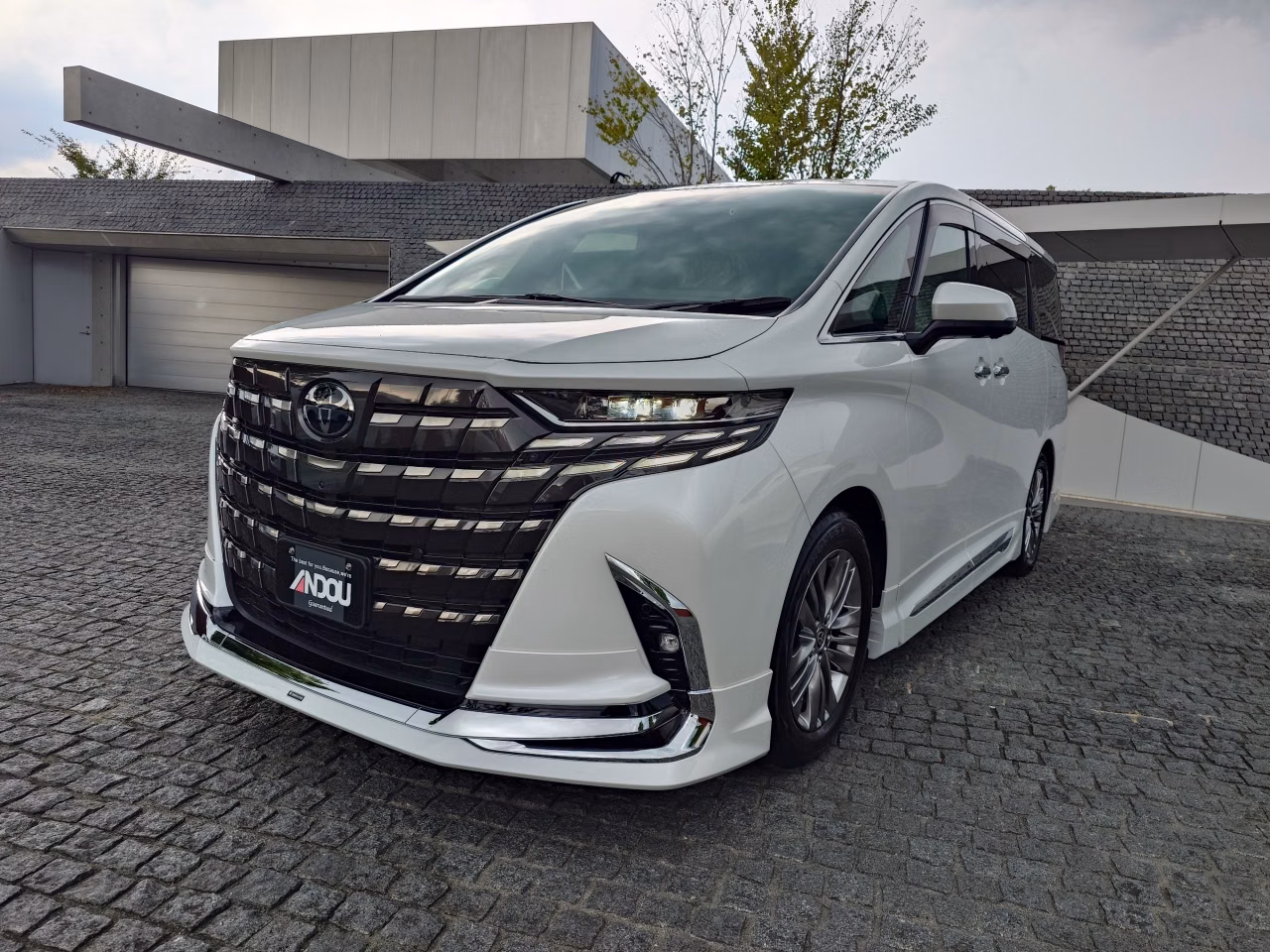 TOYOTA ALPHARD