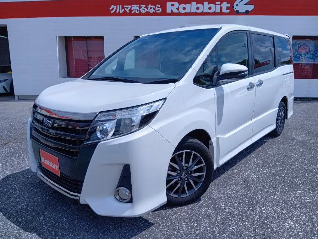 TOYOTA NOAH