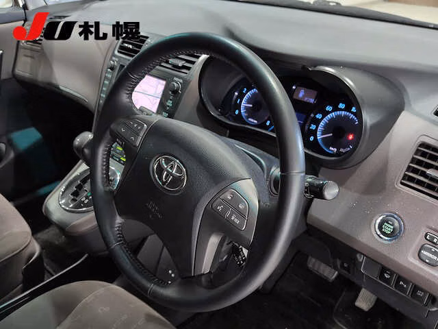 TOYOTA MARK X ZIO