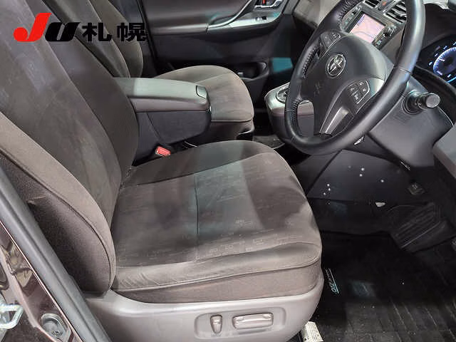 TOYOTA MARK X ZIO