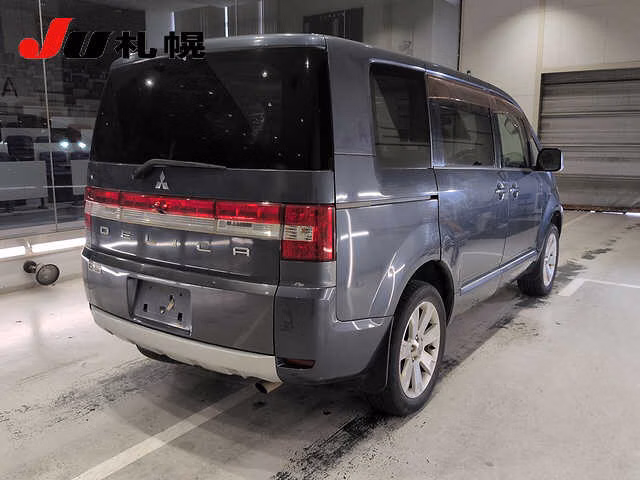 MITSUBISHI DELICA D:5