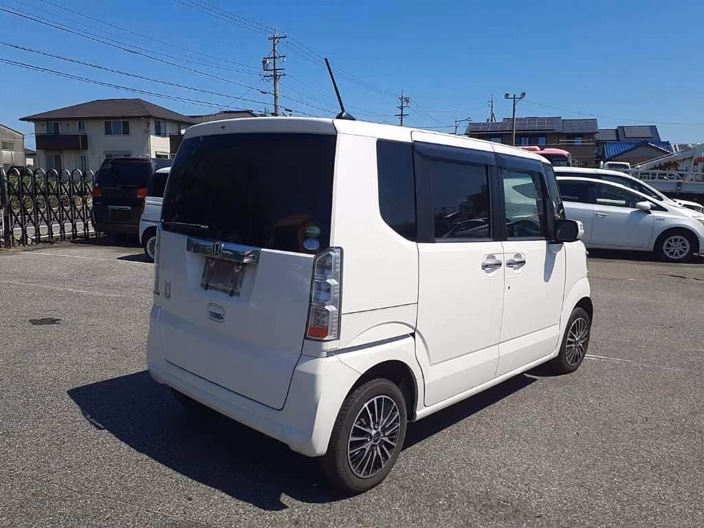 HONDA N-BOX
