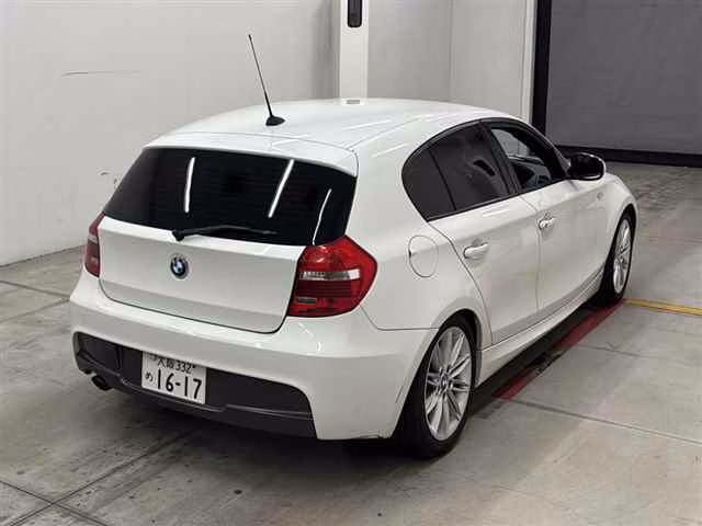 BMW 1-SERIES