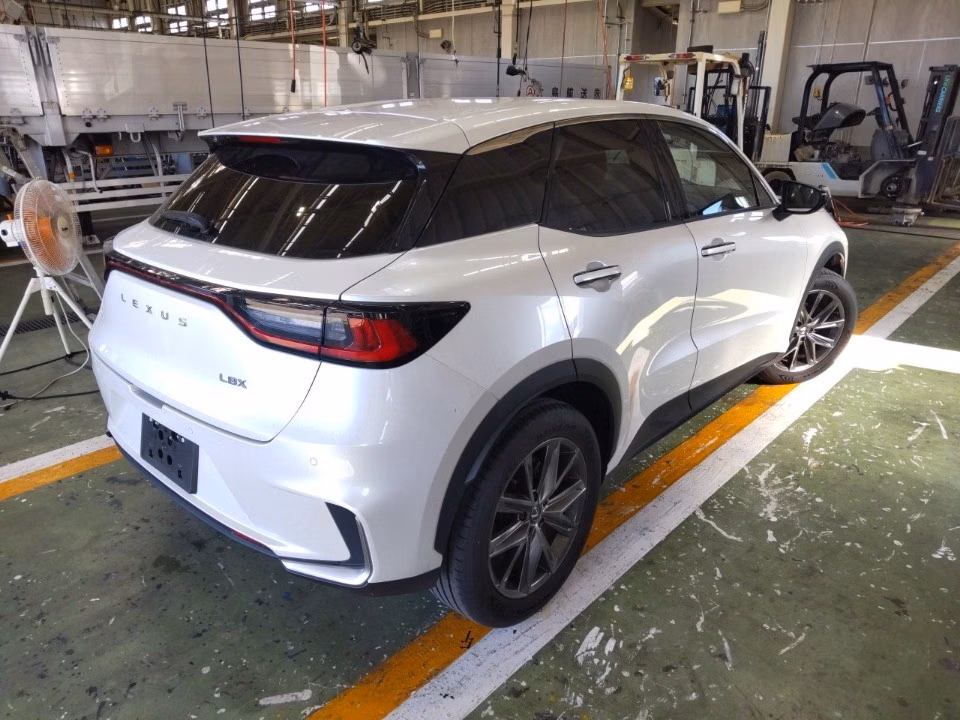 LEXUS LBX