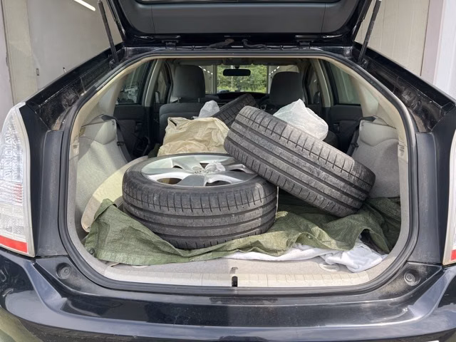 TOYOTA PRIUS