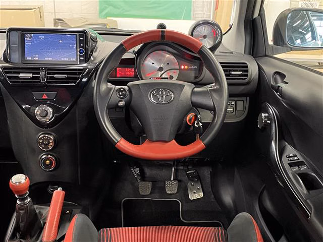 TOYOTA IQ