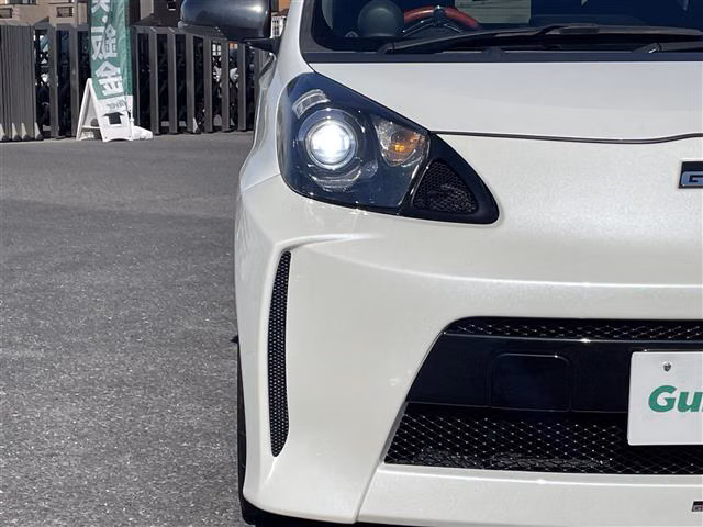 TOYOTA IQ