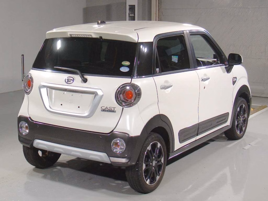 DAIHATSU CAST