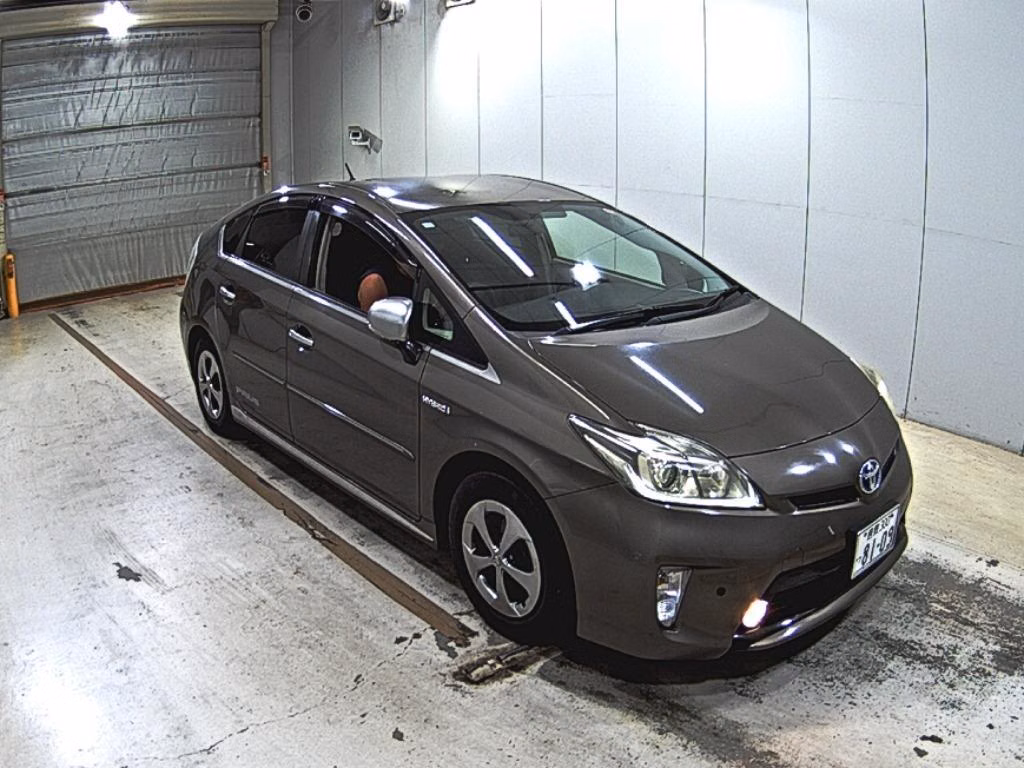 TOYOTA PRIUS