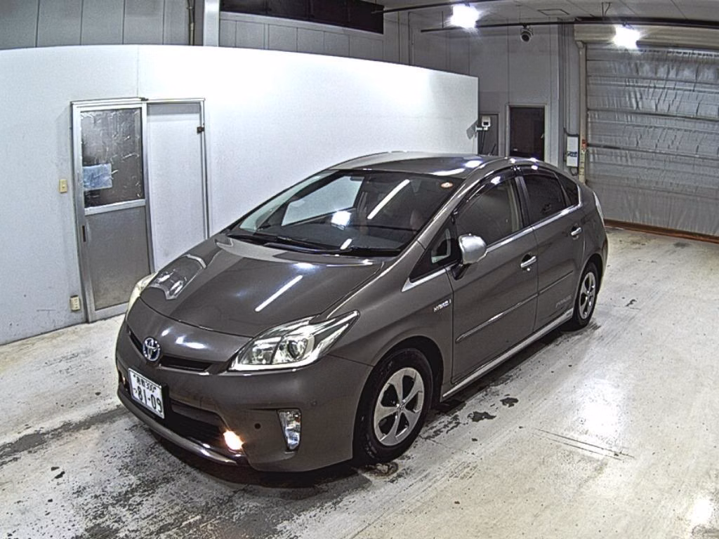 TOYOTA PRIUS