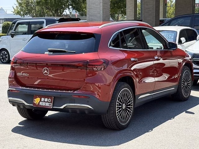 MERCEDES-BENZ EQA