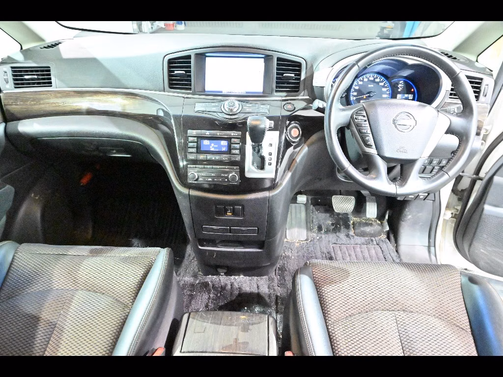 NISSAN ELGRAND