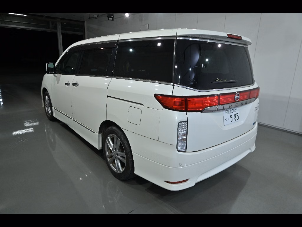 NISSAN ELGRAND