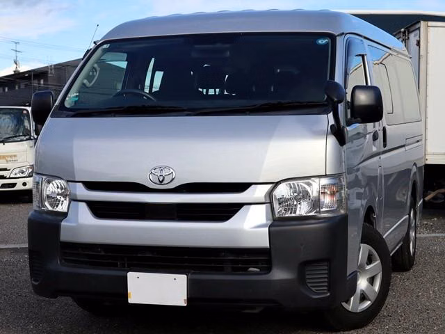 TOYOTA HIACE