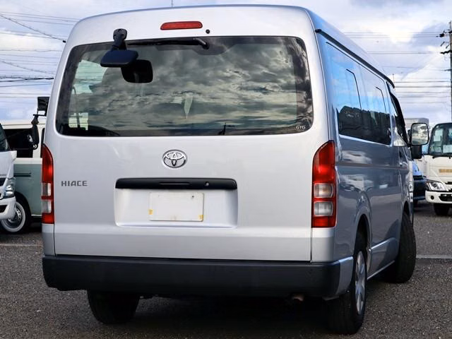 TOYOTA HIACE