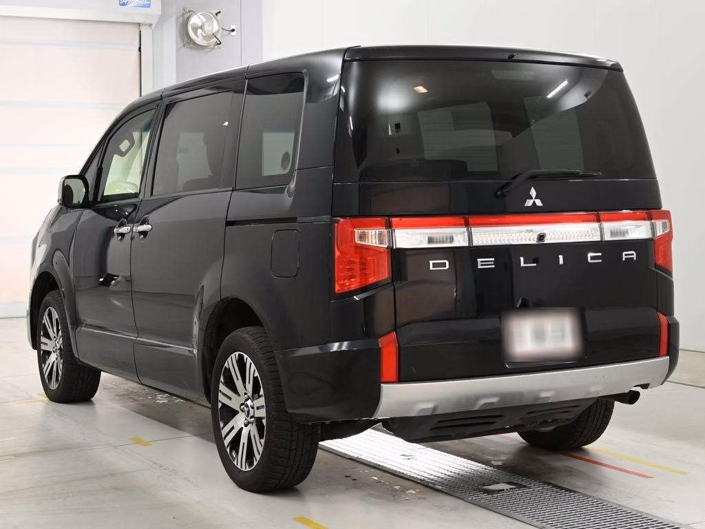 MITSUBISHI DELICA D:5