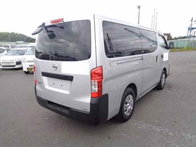NISSAN NV350 CARAVAN