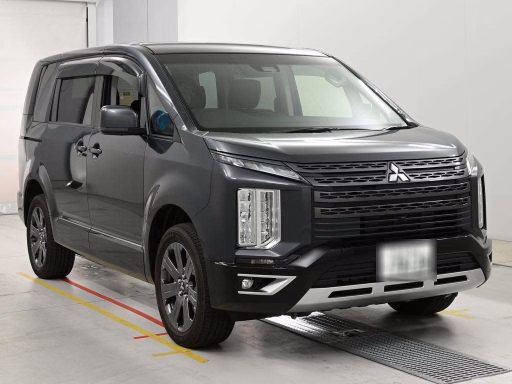 MITSUBISHI DELICA D:5