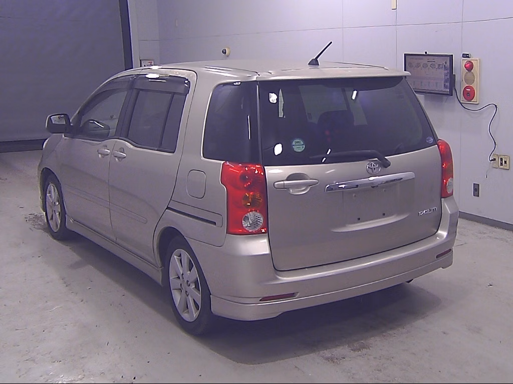 TOYOTA RAUM