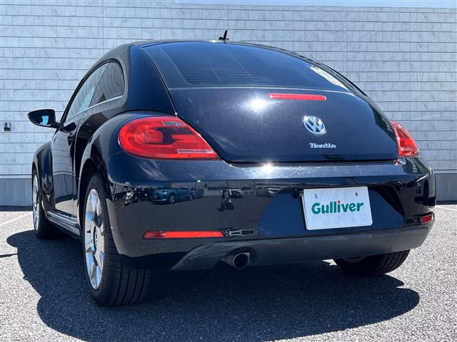 VOLKSWAGEN BEETLE