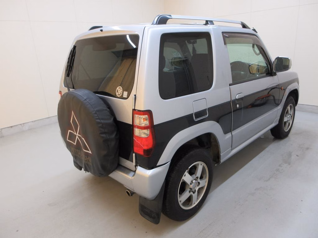 MITSUBISHI PAJERO MINI