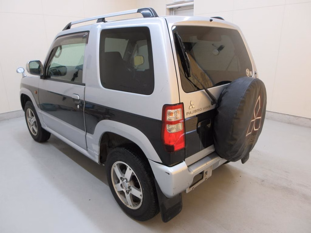 MITSUBISHI PAJERO MINI