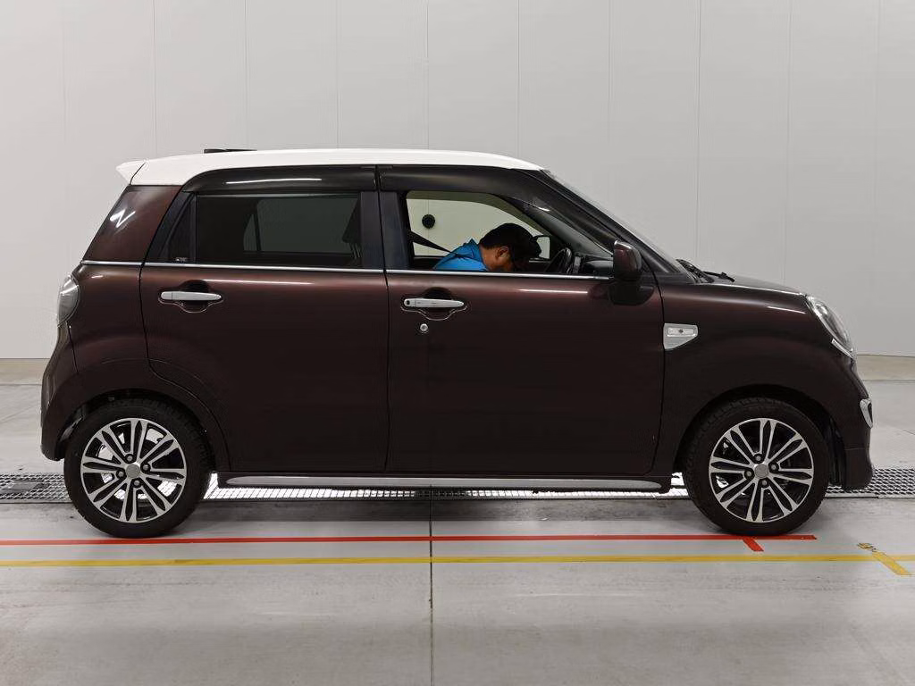 DAIHATSU CAST