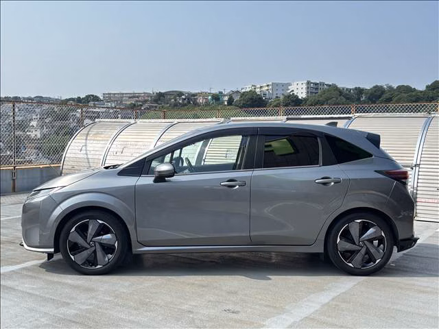 NISSAN AURA