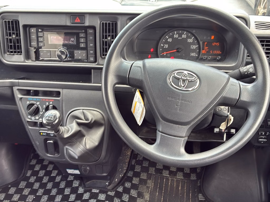 TOYOTA PIXIS VAN