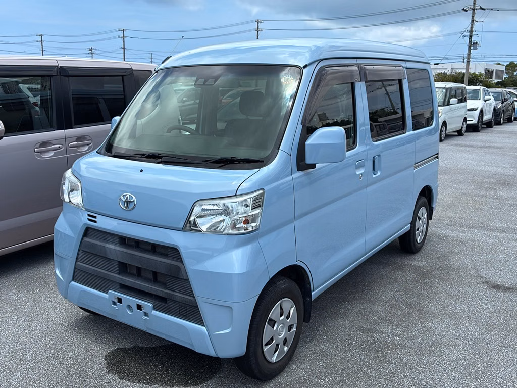TOYOTA PIXIS VAN