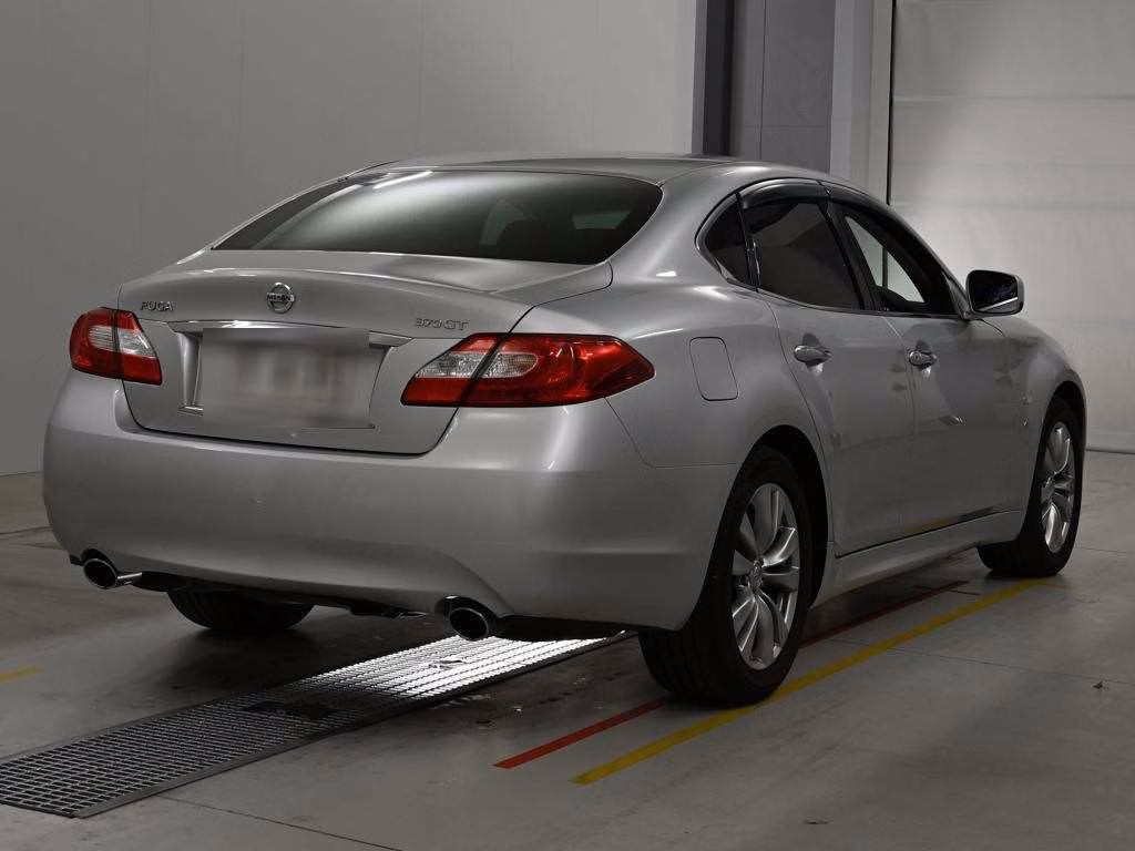 NISSAN FUGA